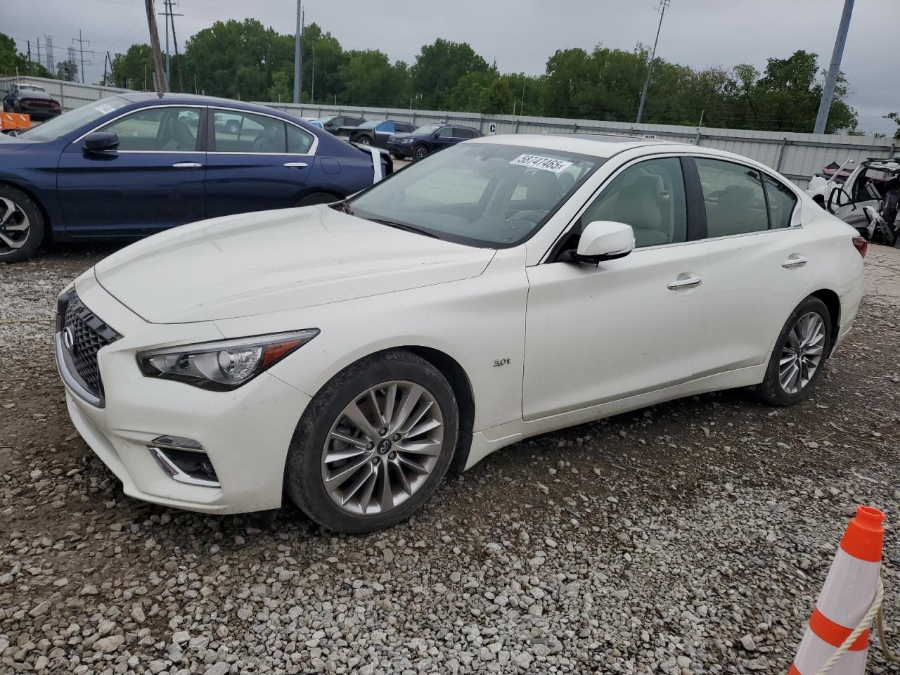 INFINITI Q50 Luxe Image 1