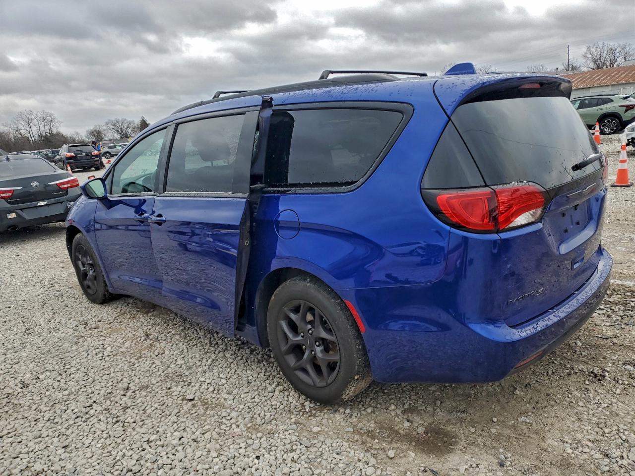 Chrysler Pacifica Touring L Plus Image 12