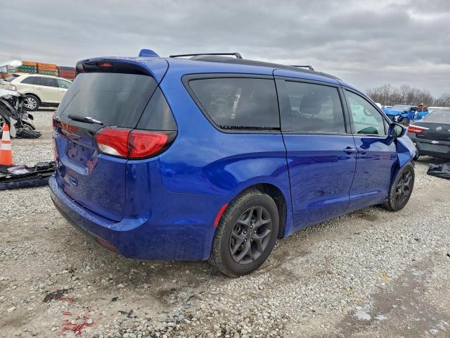 Chrysler Pacifica Touring L Plus Image 5