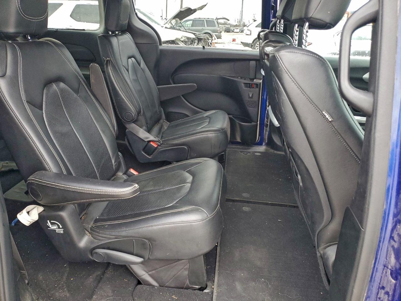 Chrysler Pacifica Touring L Plus Image 13