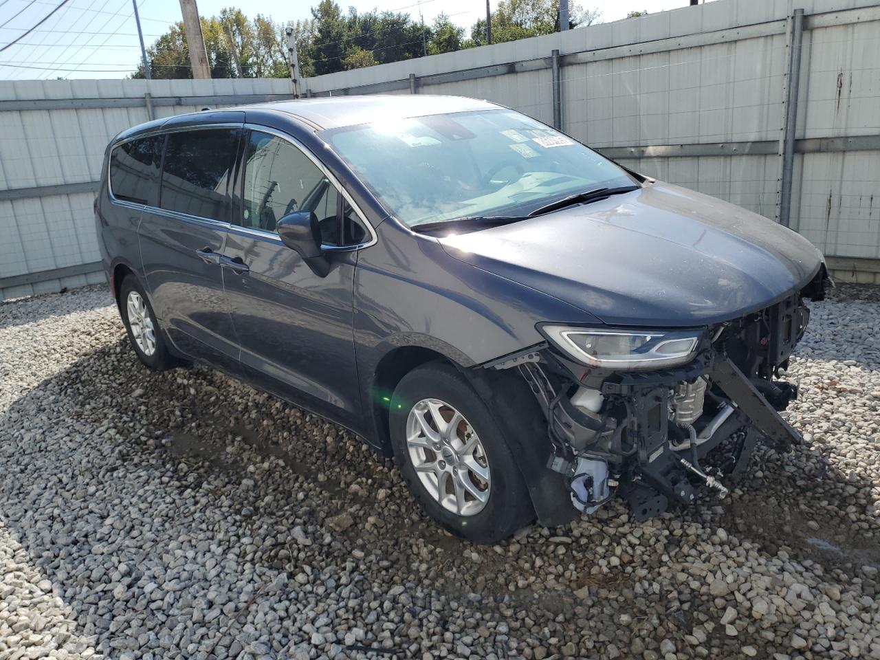 Chrysler Pacifica Touring L Image 5