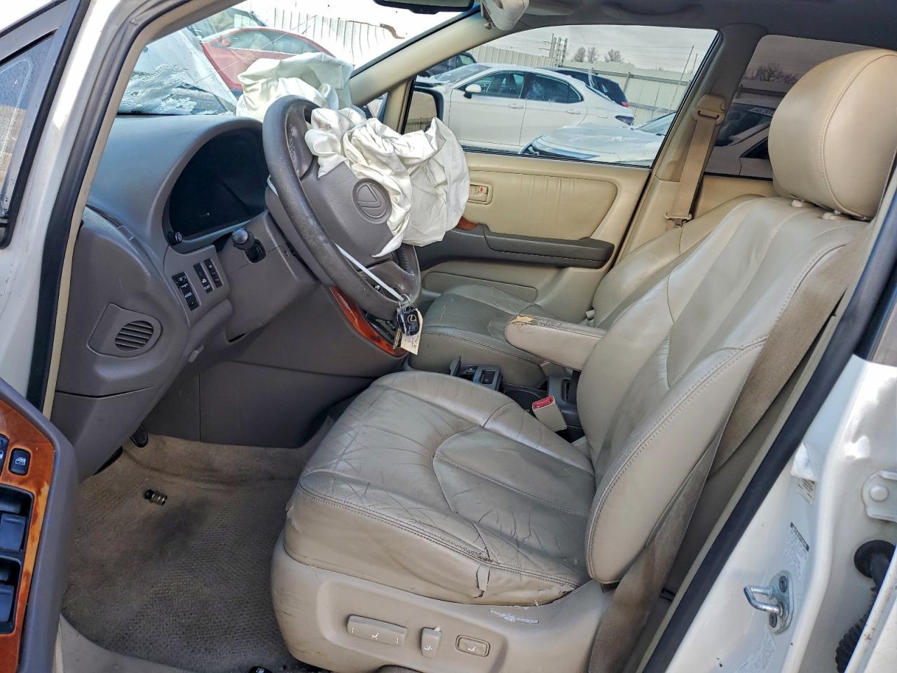 Lexus RX 300 Image 4