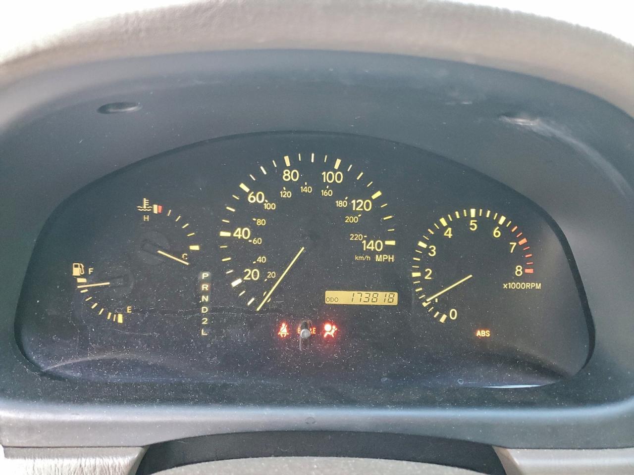 Lexus RX 300 Image 9