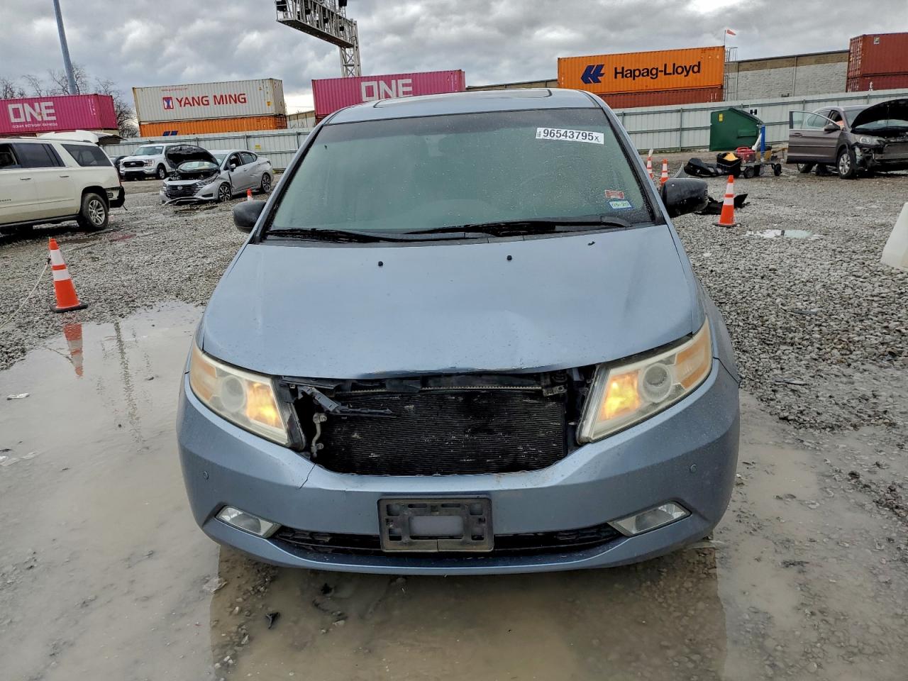 Honda Odyssey Touring Image 2