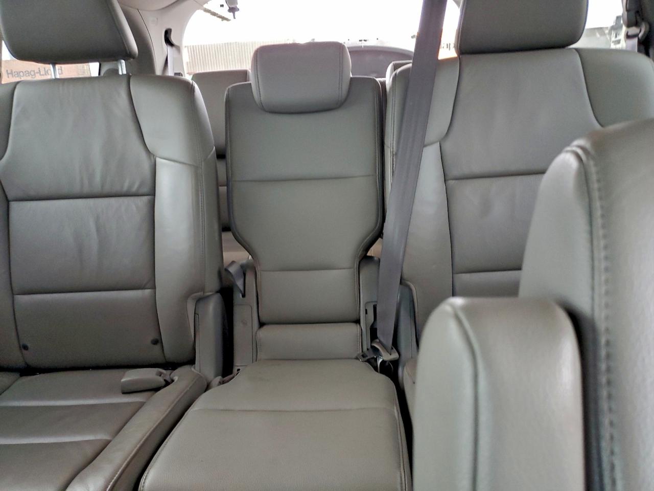 Honda Odyssey Touring Image 8
