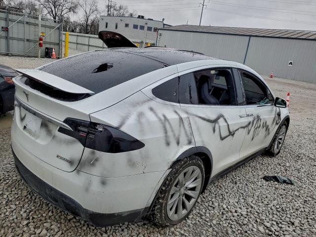 Tesla Model X Image 11