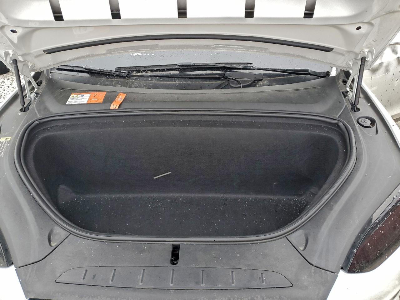 Tesla Model X Image 9