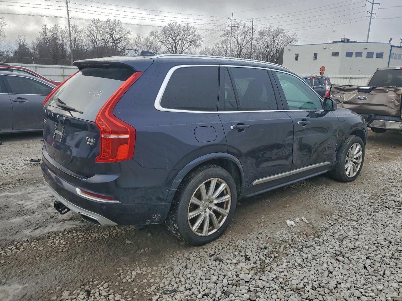 Volvo XC90 T6 Image 2