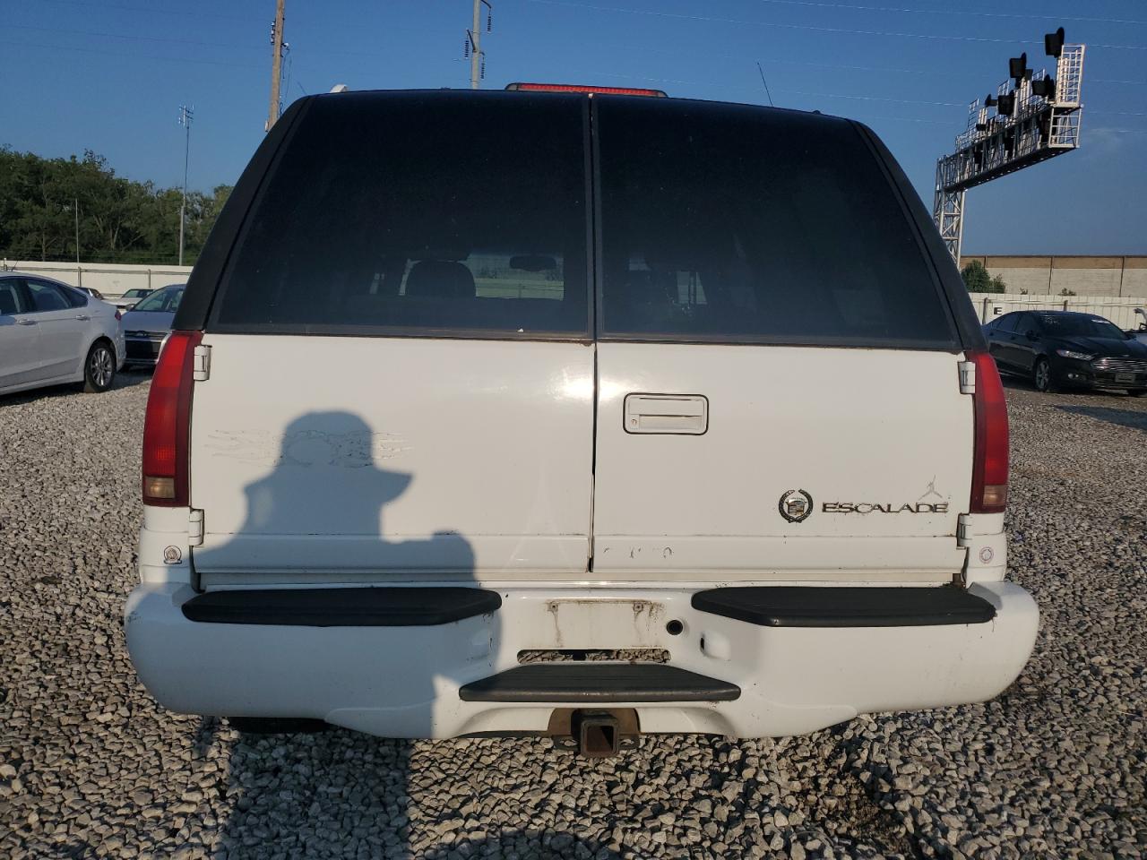 Cadillac Escalade Luxury Image 2