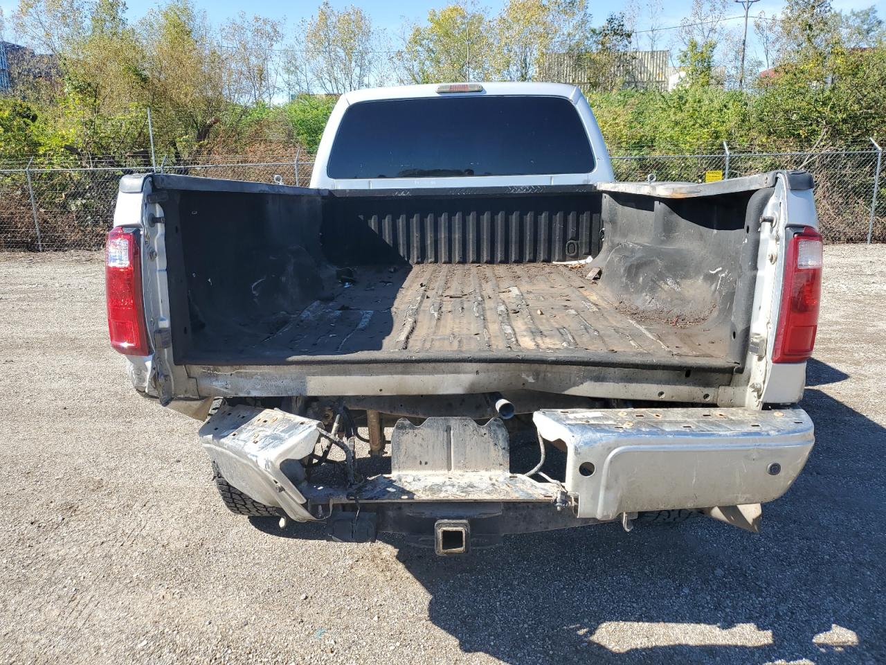 Ford F-350 Super Duty Image 2