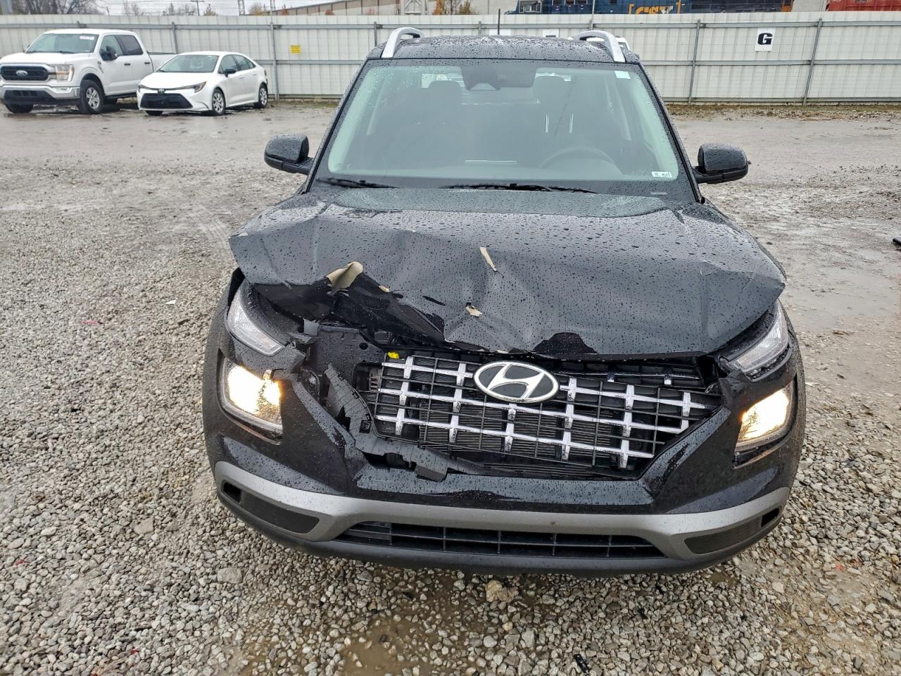 Hyundai VENUE Sel Image 3