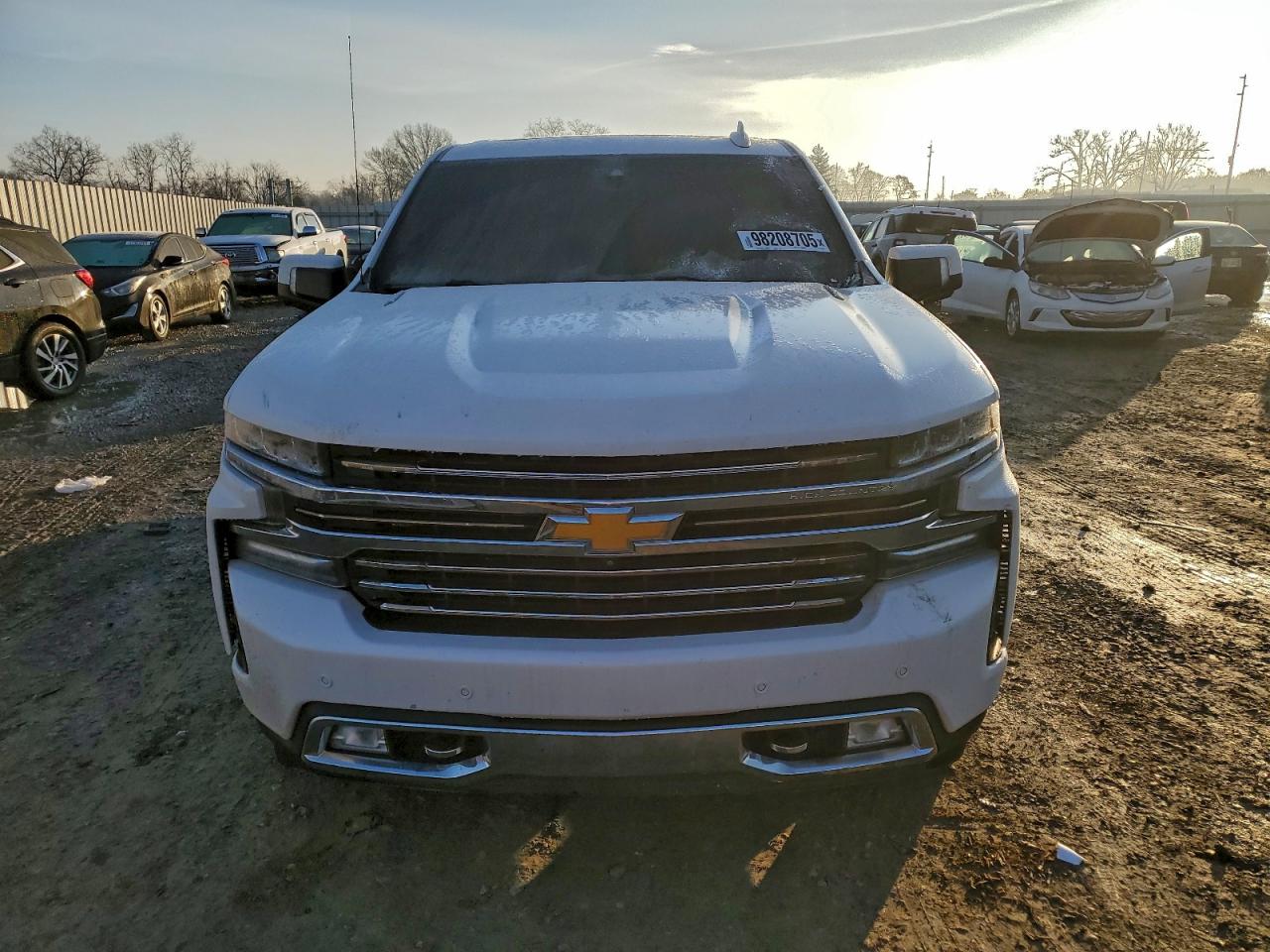 Chevrolet Silverado K1500 High Country Image 3