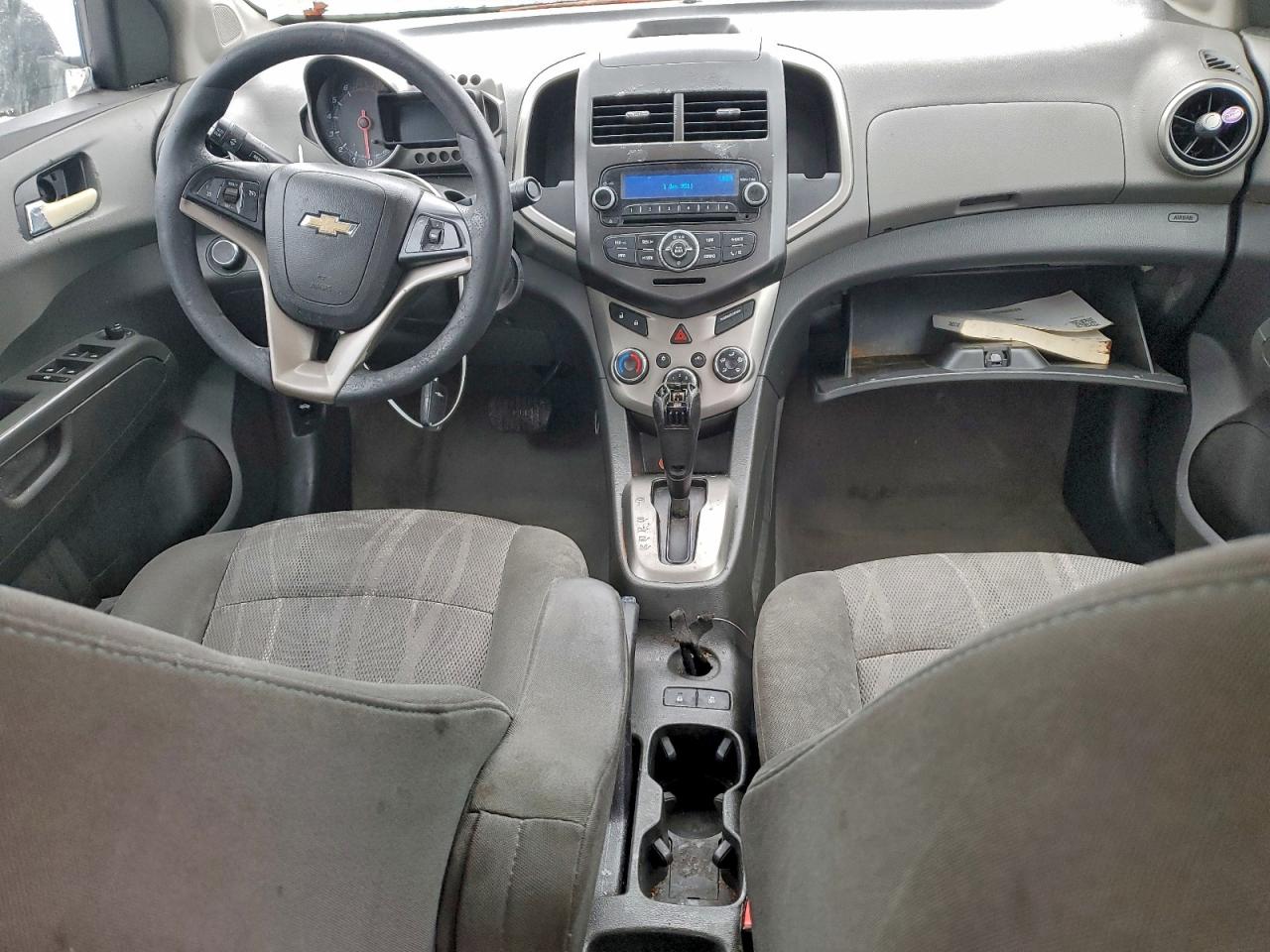 Chevrolet Sonic Lt Image 9