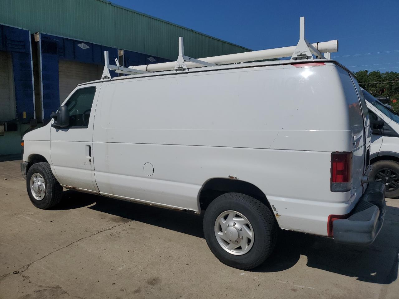 Ford Econoline E250 Van Image 12