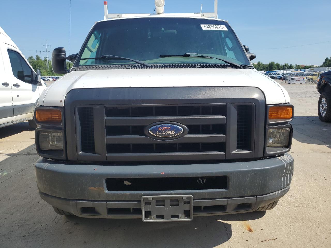 Ford Econoline E250 Van Image 5