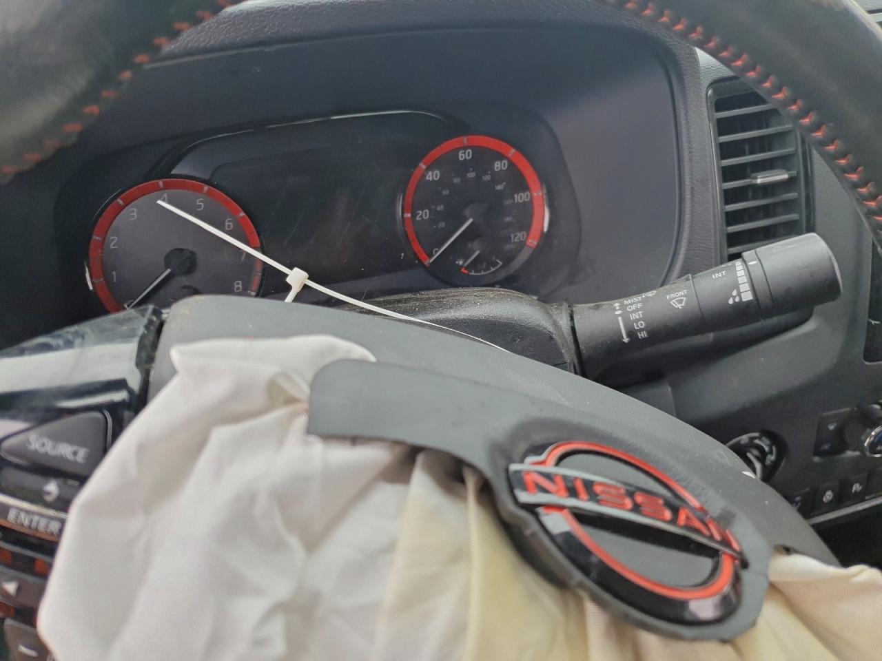 Nissan Frontier S Image 9