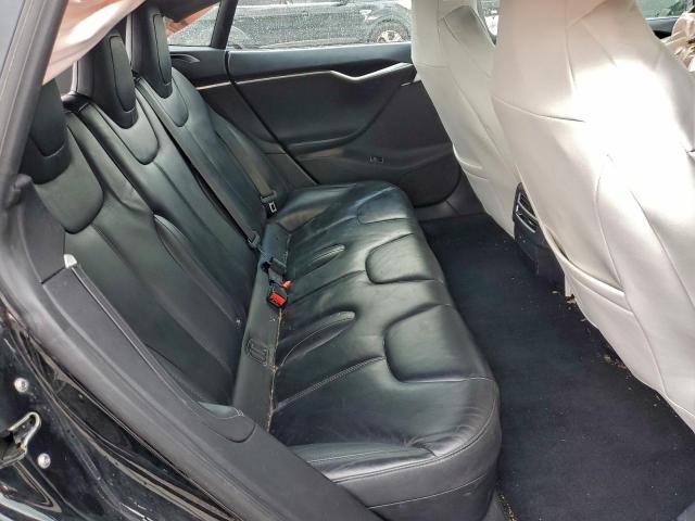 Tesla Model S Image 8