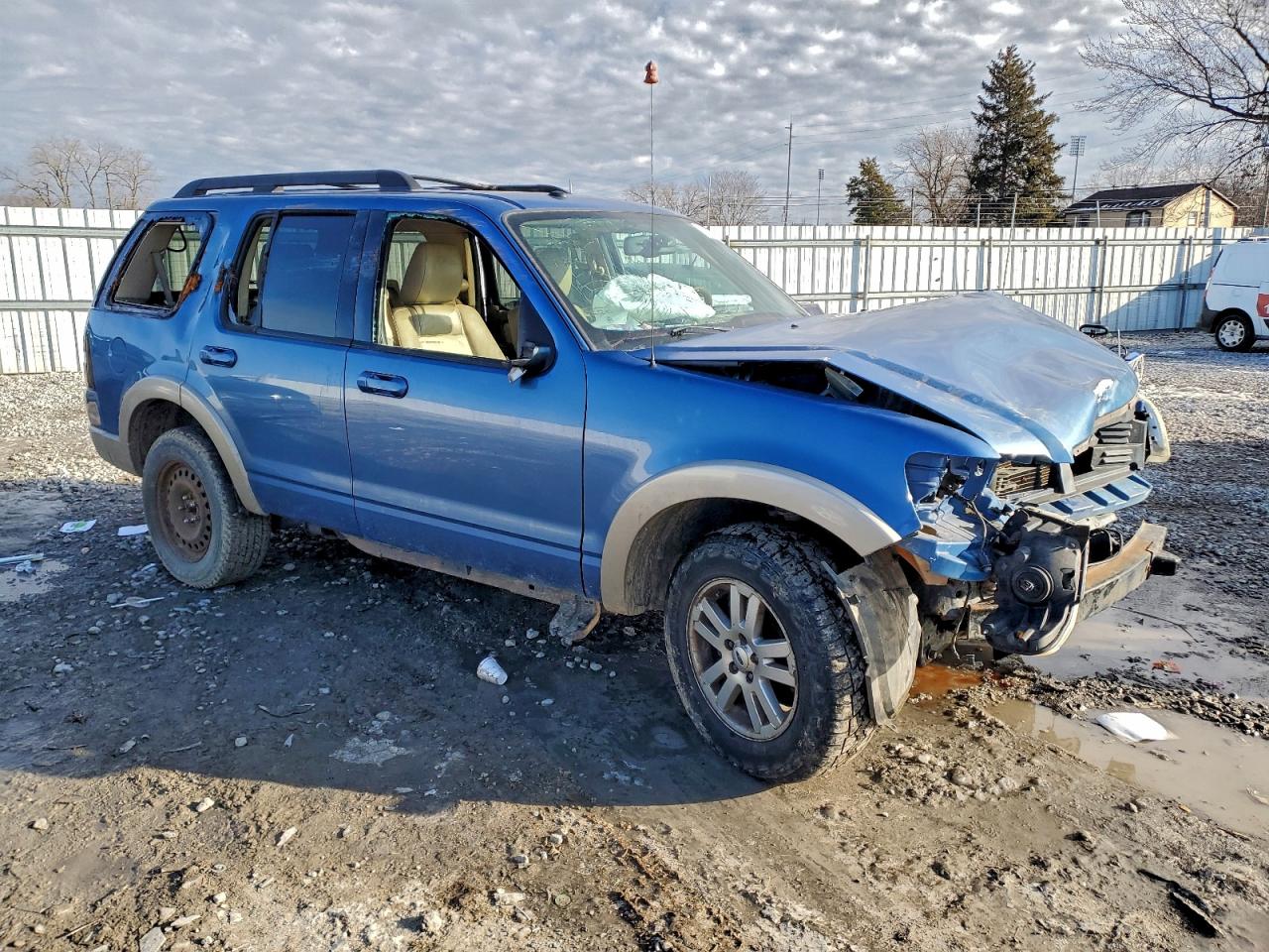 Ford Explorer Eddie Bauer Image 4