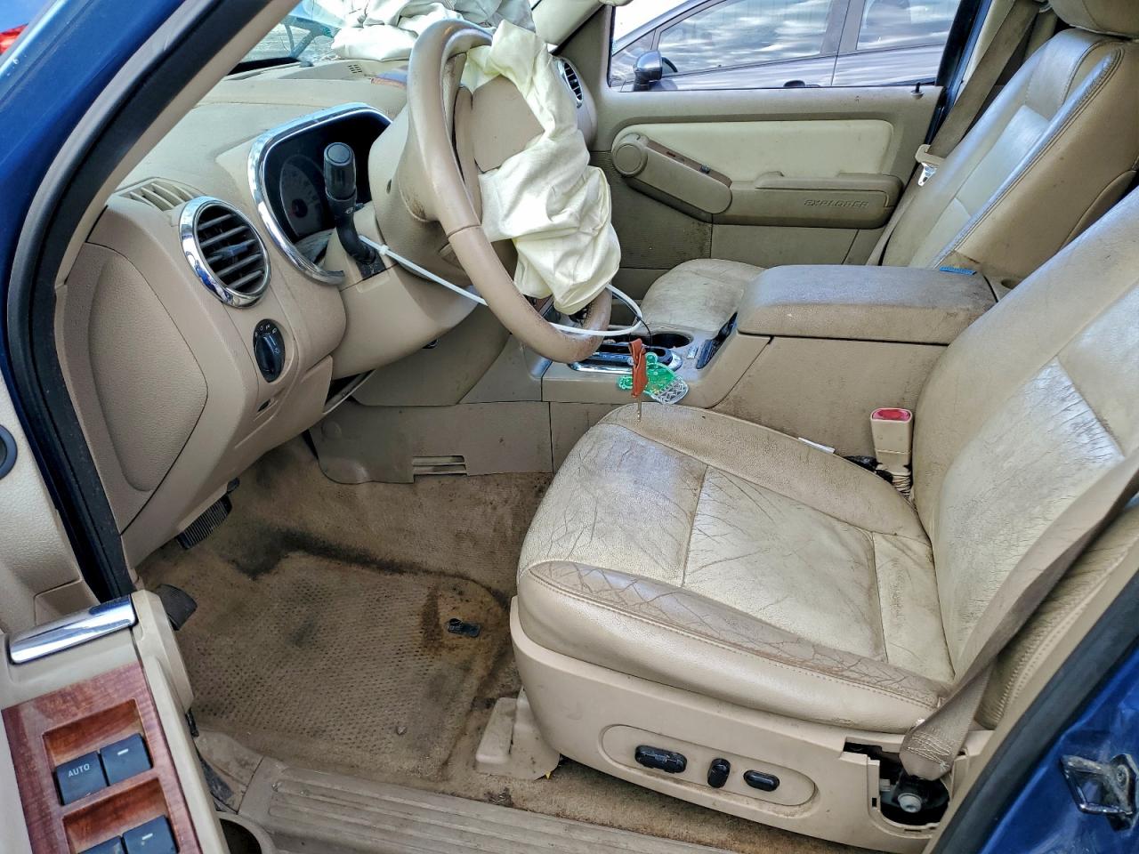 Ford Explorer Eddie Bauer Image 10