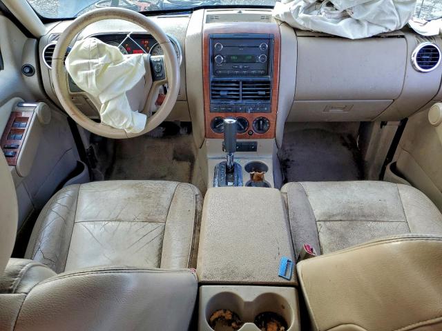 Ford Explorer Eddie Bauer Image 12