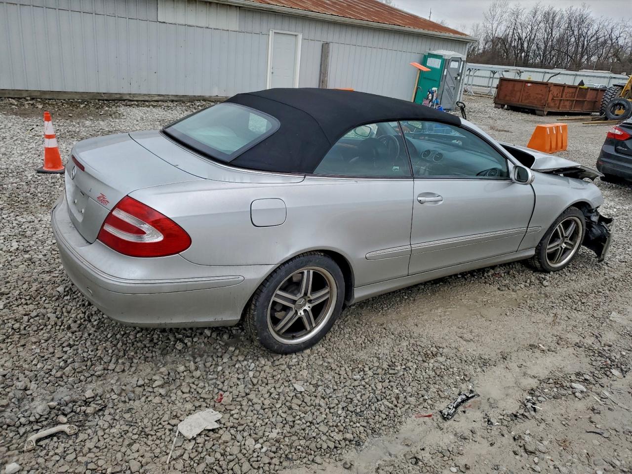 Mercedes-Benz Clk-class 320 Image 2