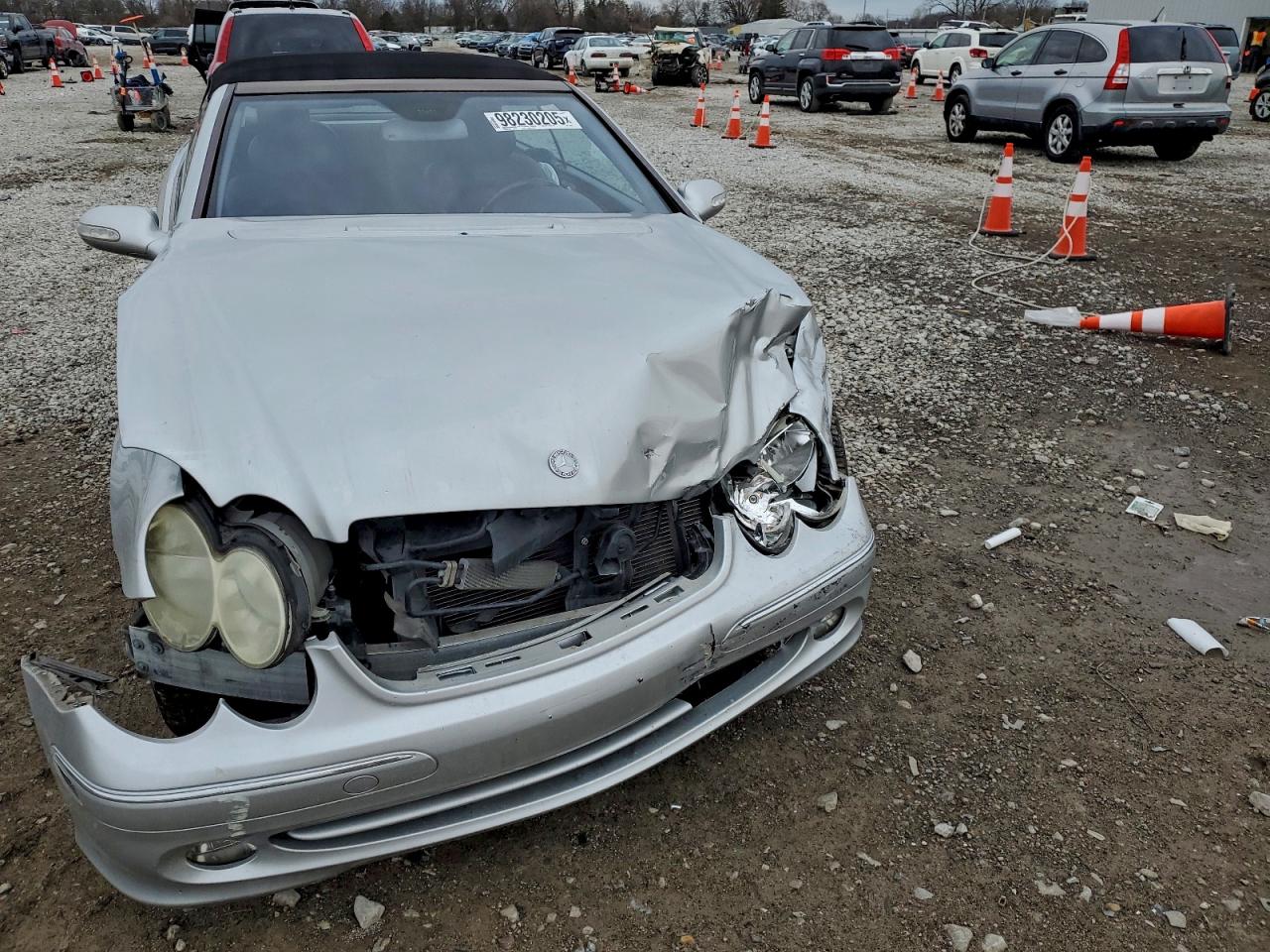 Mercedes-Benz Clk-class 320 Image 12