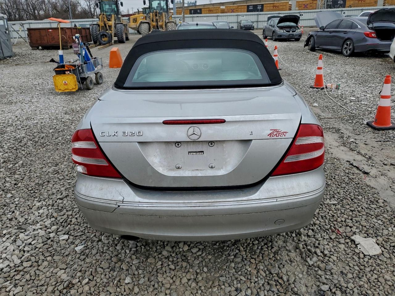 Mercedes-Benz Clk-class 320 Image 4