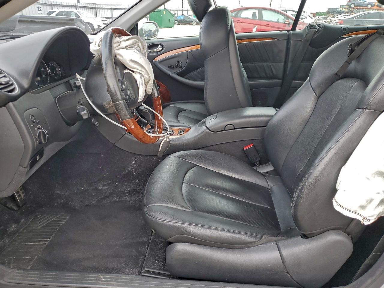 Mercedes-Benz Clk-class 320 Image 3