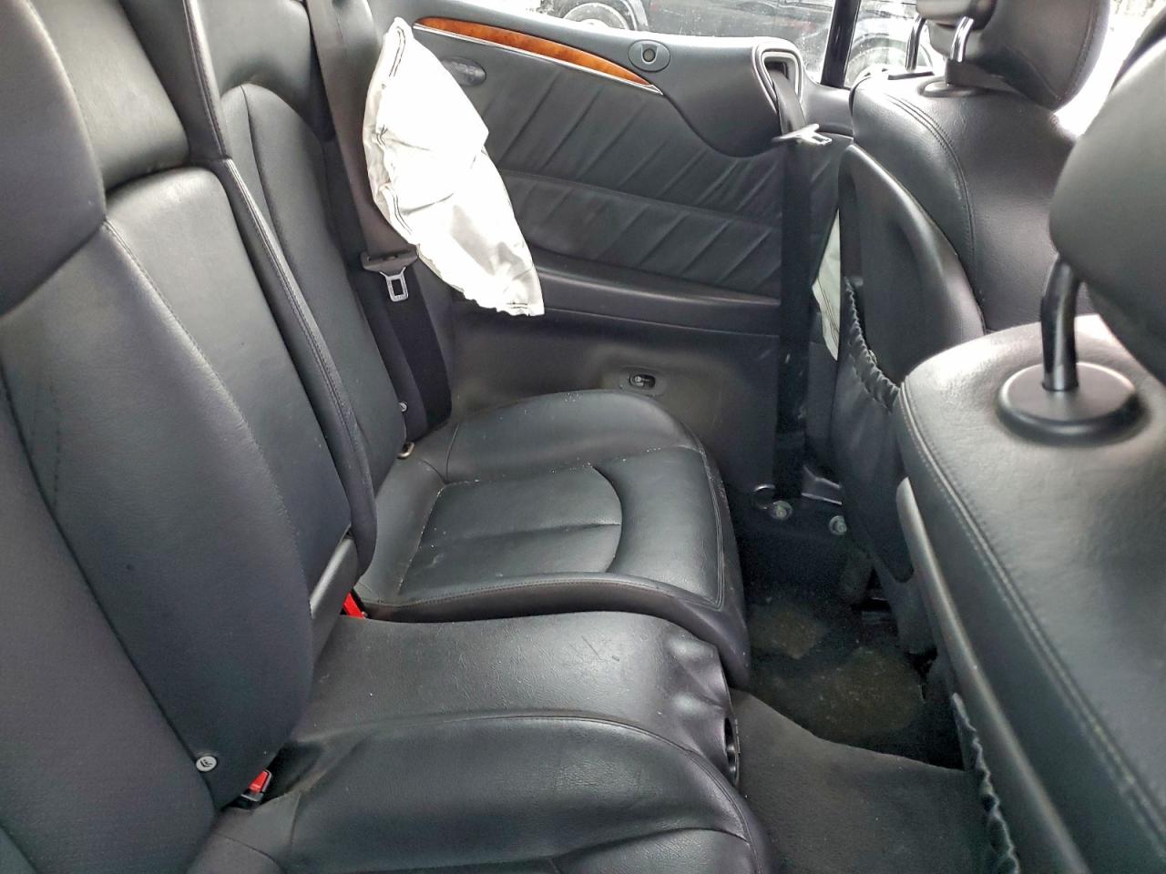 Mercedes-Benz Clk-class 320 Image 6