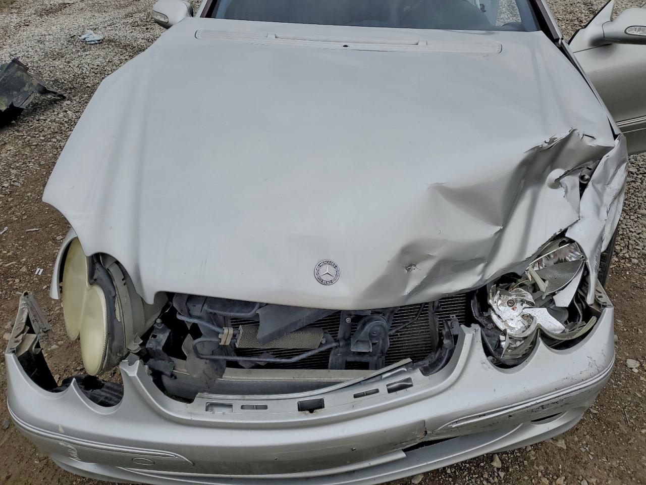 Mercedes-Benz Clk-class 320 Image 10