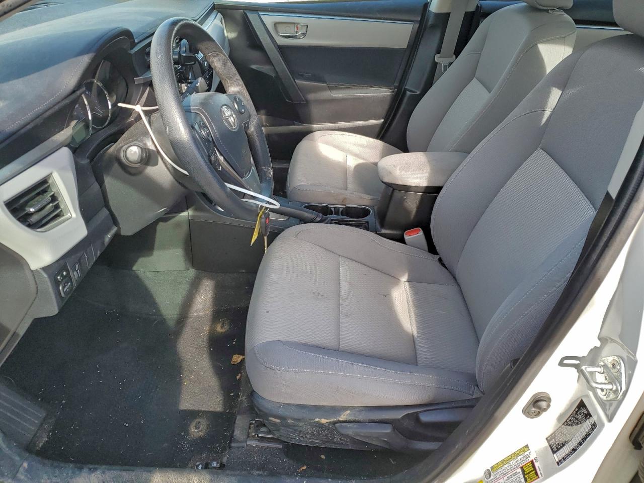 Toyota Corolla L Image 12