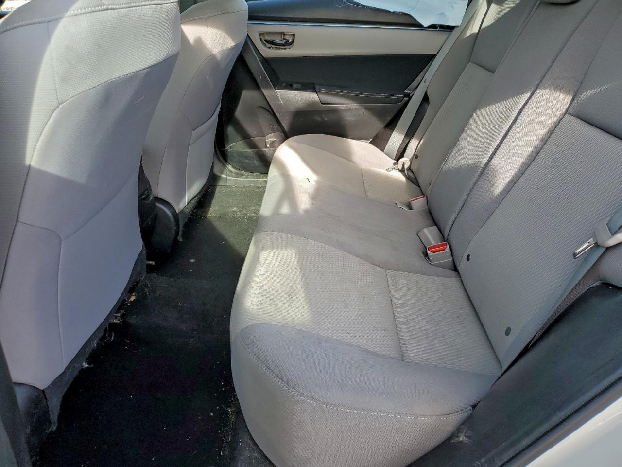 Toyota Corolla L Image 7