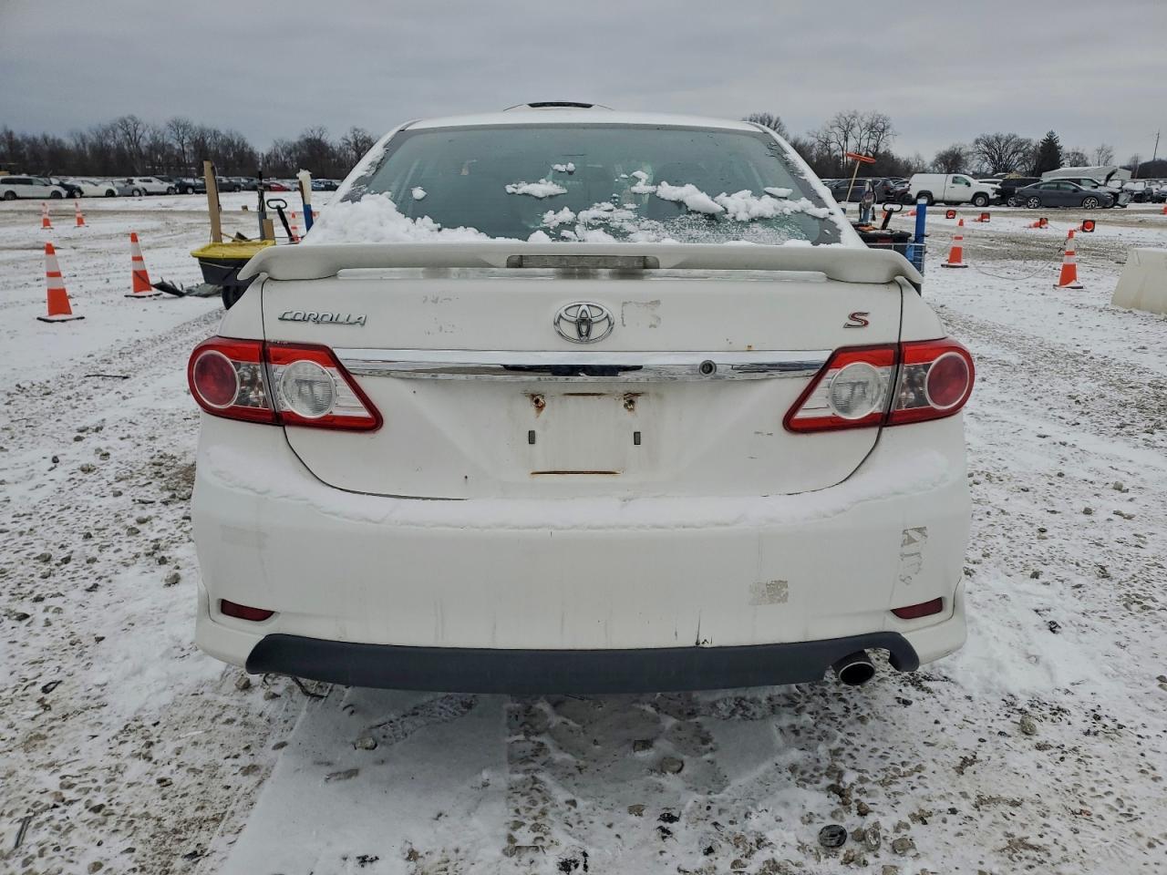 Toyota Corolla Base Image 5