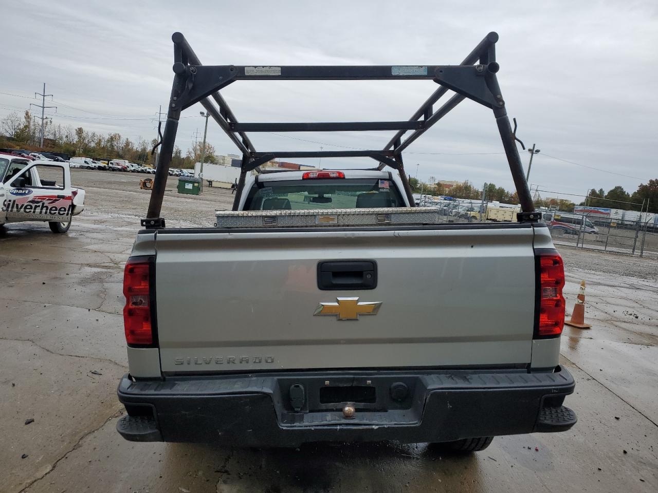 Chevrolet Silverado 1500 C1500 Image 6