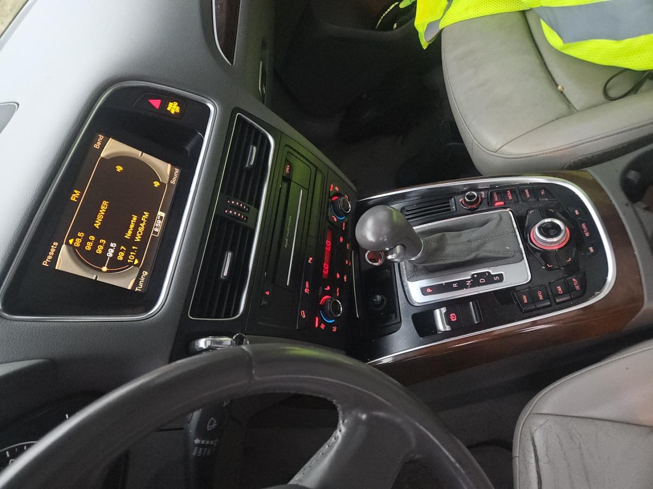 Audi Q5 Premium Plus Image 12