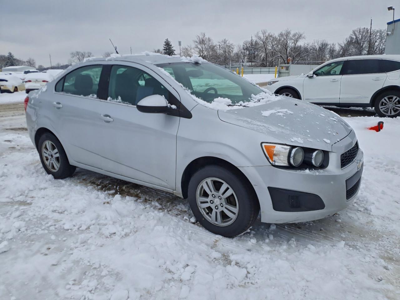 Chevrolet Sonic Lt Image 2