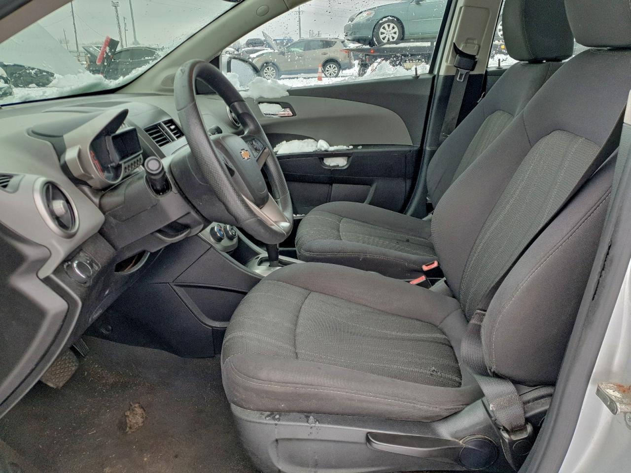 Chevrolet Sonic Lt Image 10