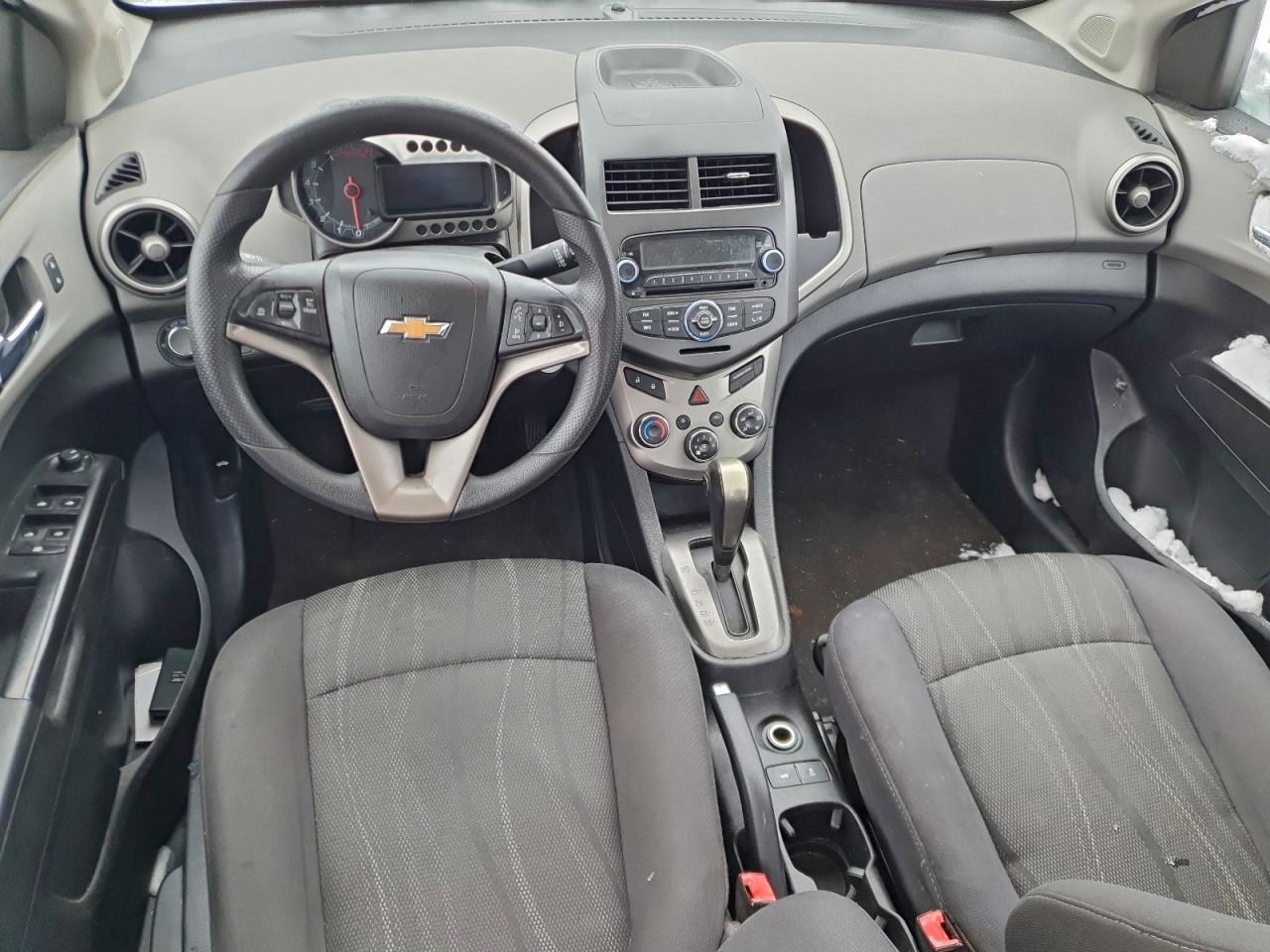 Chevrolet Sonic Lt Image 7