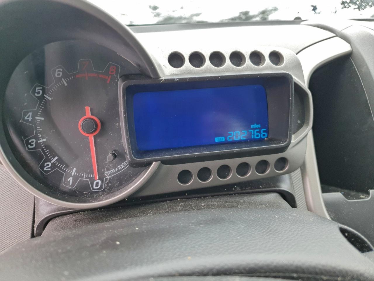 Chevrolet Sonic Lt Image 6