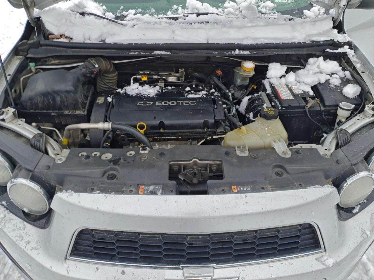 Chevrolet Sonic Lt Image 9