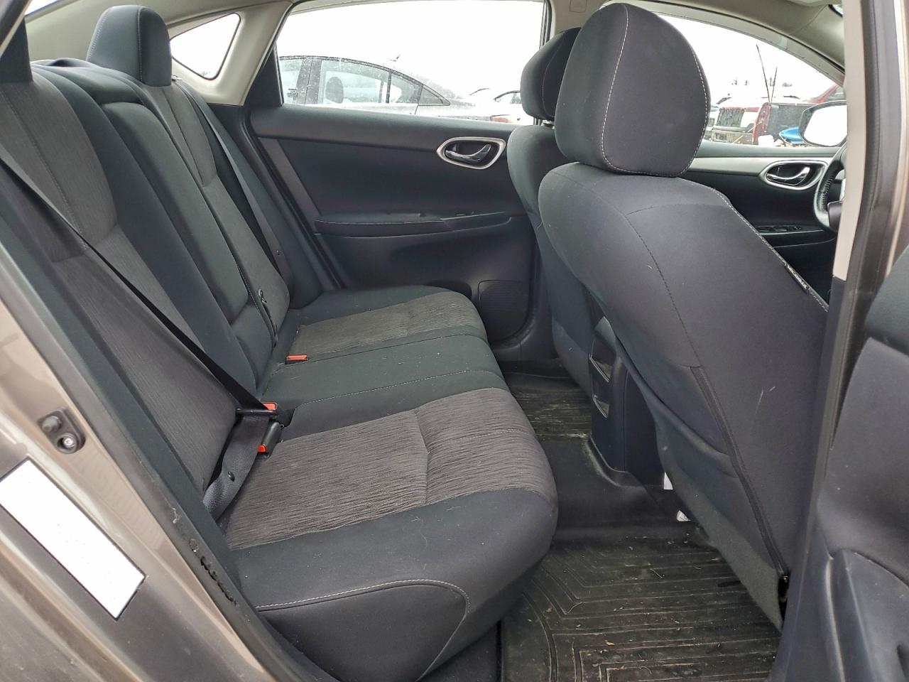 Nissan Sentra S Image 9