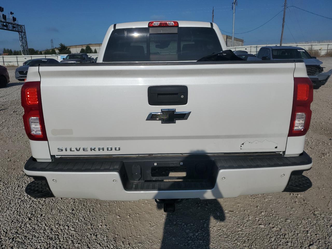 Chevrolet Silverado K1500 High Country Image 4