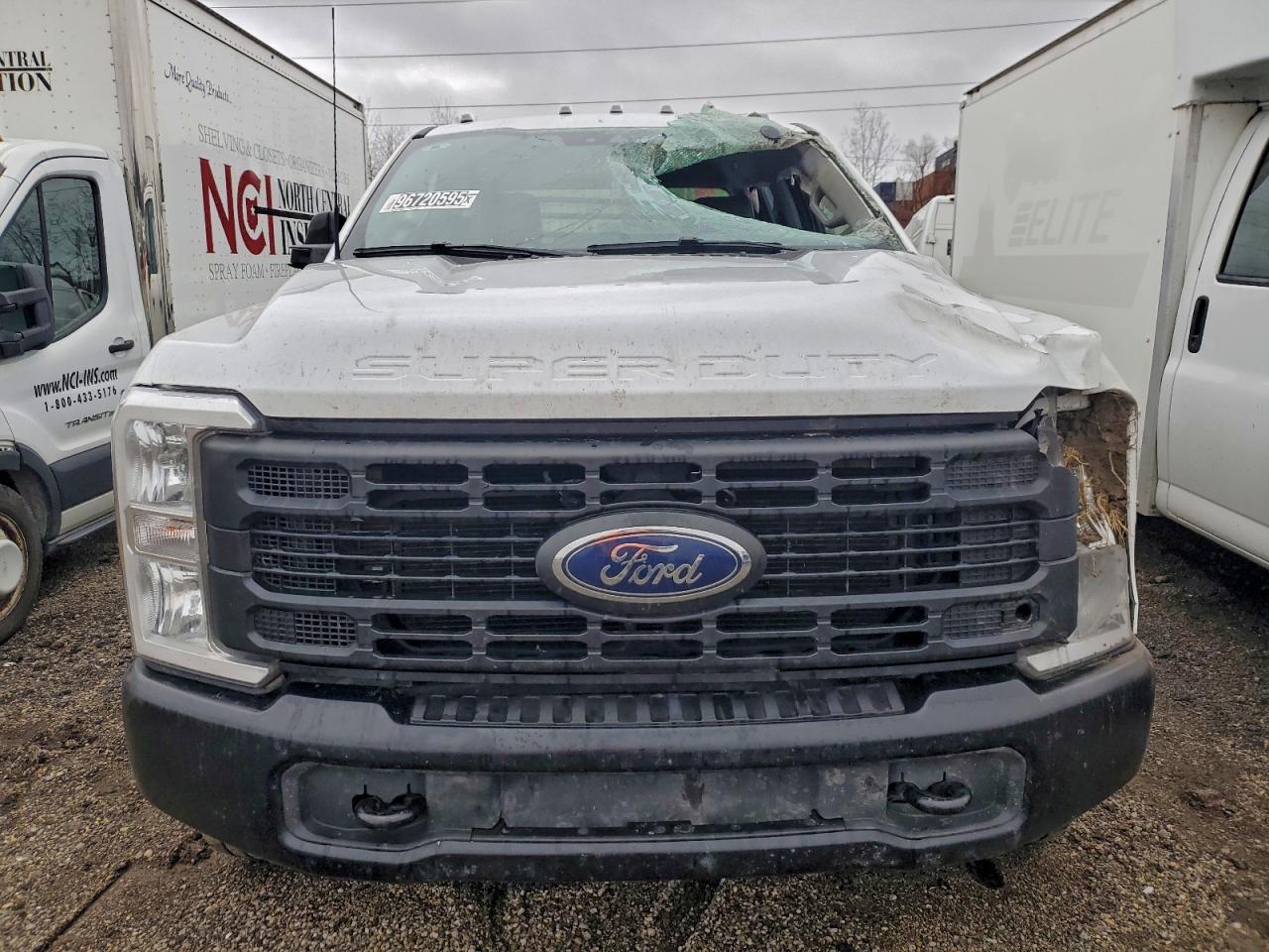 Ford F-350 Super Duty Image 4