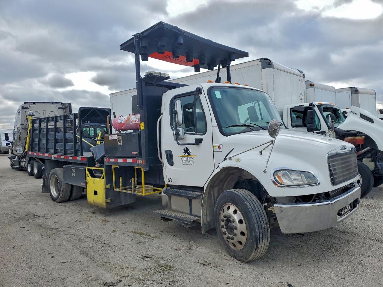 Freightliner M2 106 Medium Duty Image 1