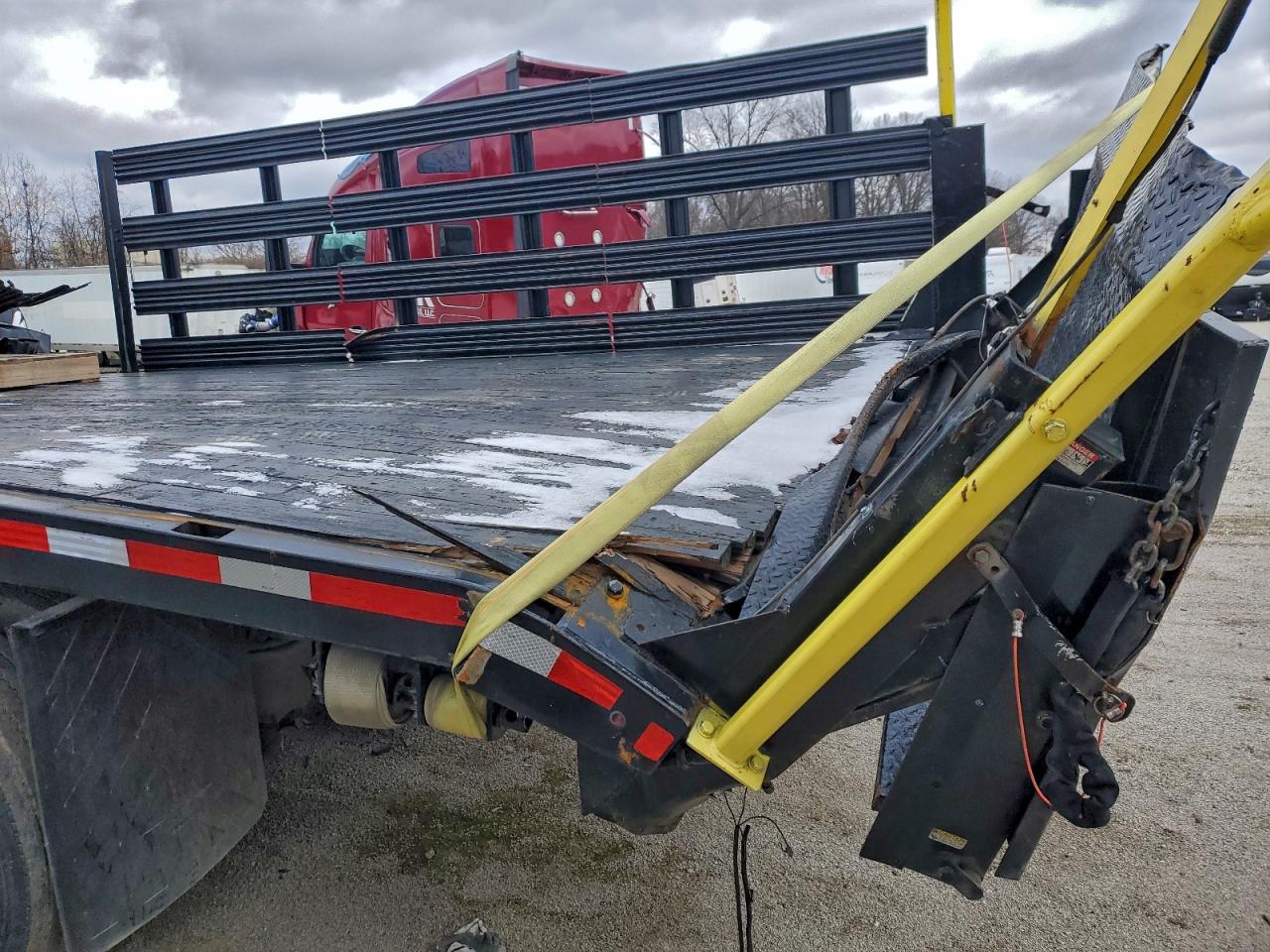 Freightliner M2 106 Medium Duty Image 10