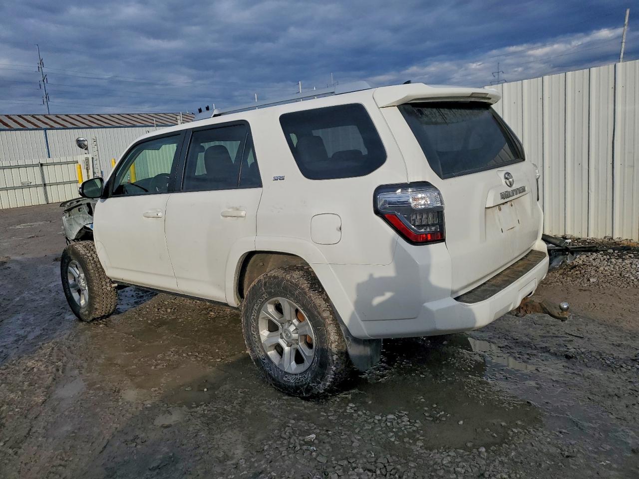 Toyota 4Runner Sr5 Image 3