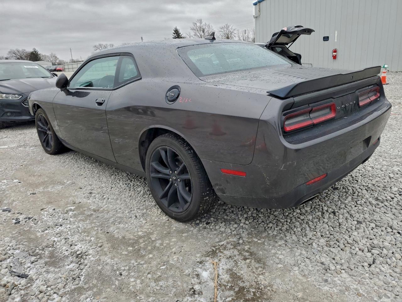 Dodge Challenger Sxt Image 2