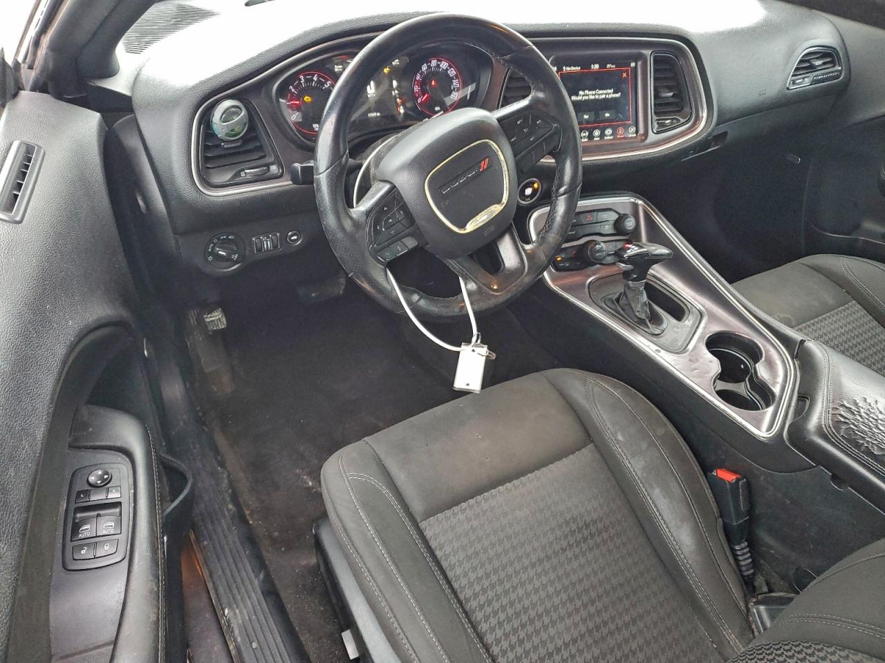 Dodge Challenger Sxt Image 9