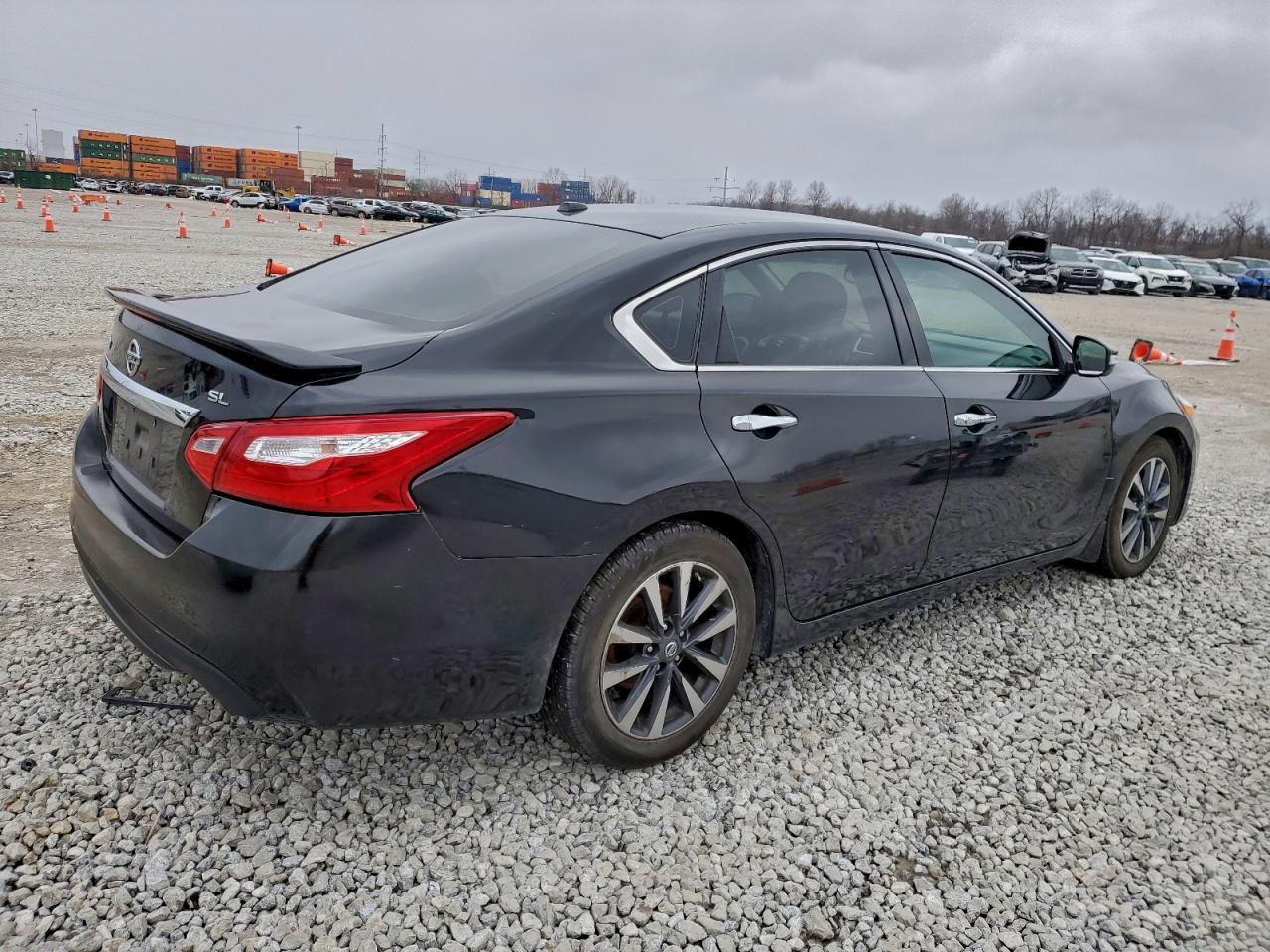 Nissan Altima 2.5 Image 11