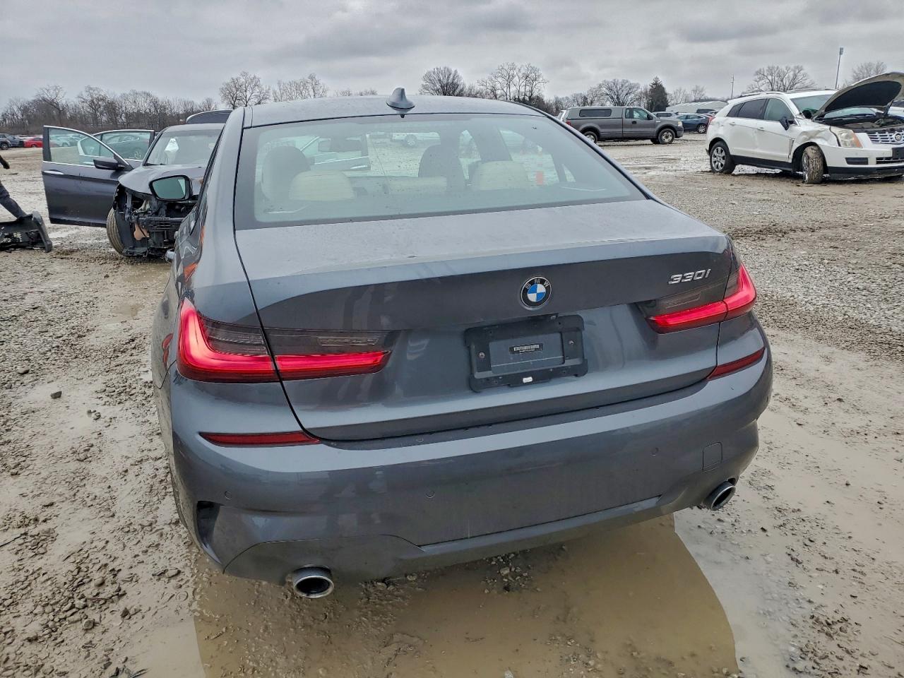 BMW 3 Series Image 6